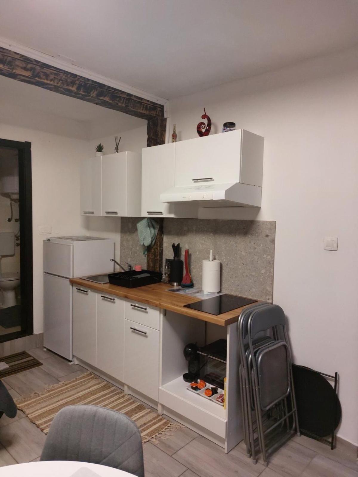 Apartma Romeo ไพราน ภายนอก รูปภาพ